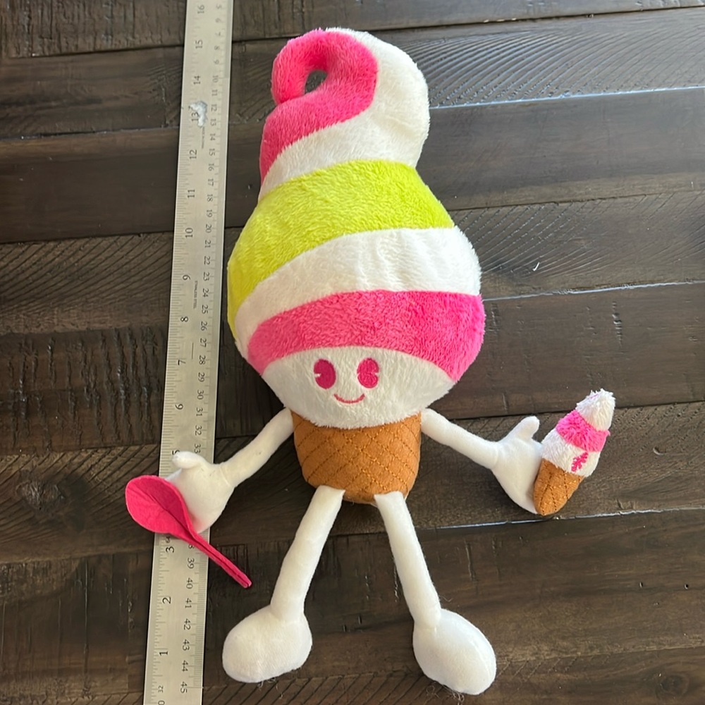 NEW Menchie’s ICE CREAM man stuffed plush toy with spoon and cone